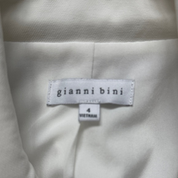 Gianni Bini Ivory Blazer - Picture 3 of 6